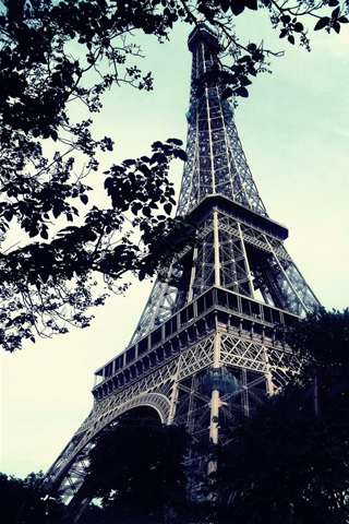 Eiffel Tower iPhone Wallpaper